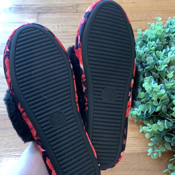 Victoria Secret | Signature Satin Slippers - Picture 10 of 10